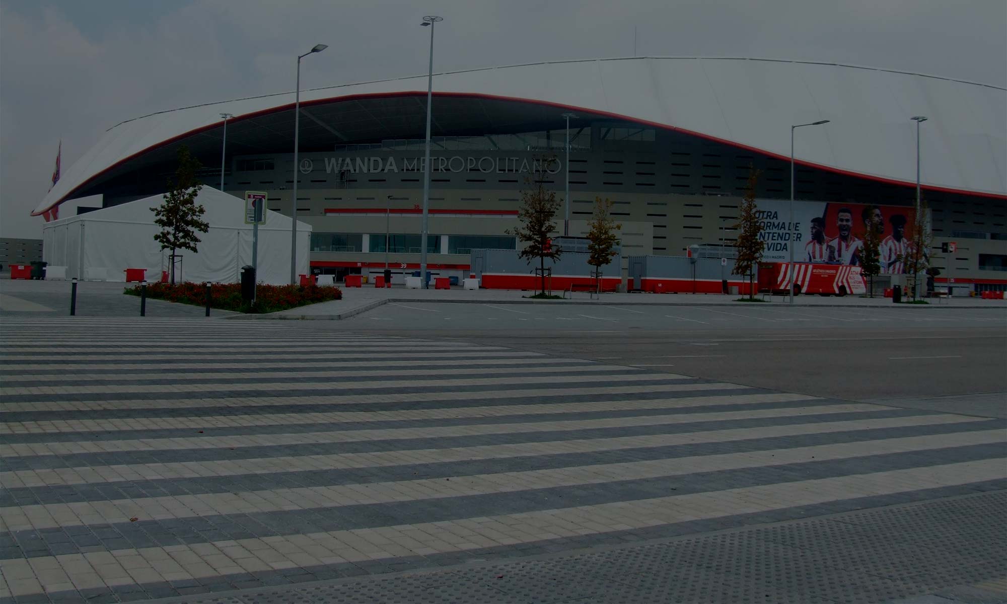 Adoquinado de los alrededores del Wanda Metropolitano en Madrid